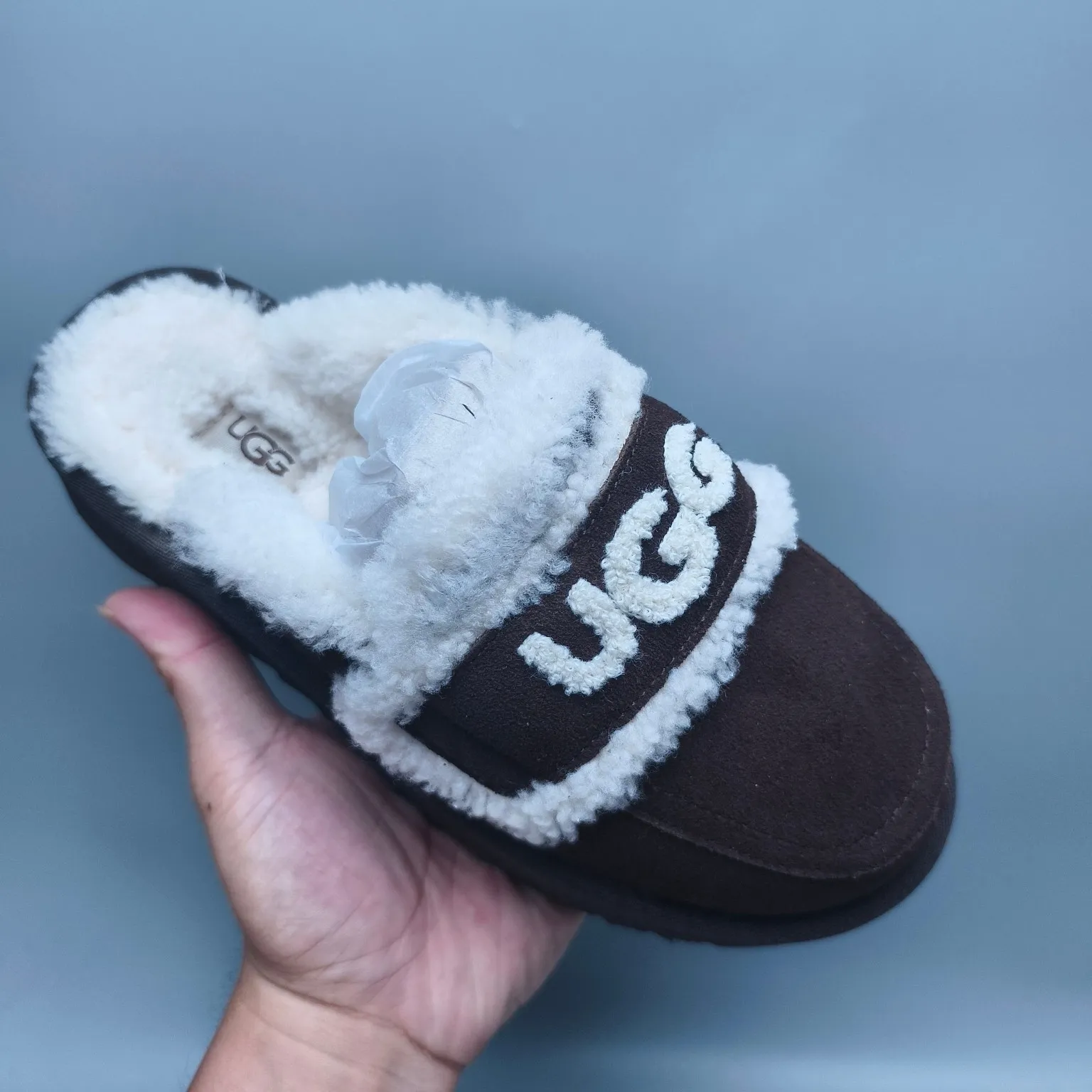 💰480 UGG sheepskin all-in-one snow boots 1208 Thick-soled curly fur casual fur flip flops with large logo Color: maroon sand antelope brown black chocolate Code number: 35-40 yards